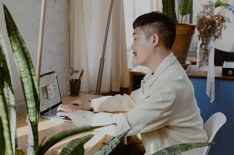 如何从LinkedIn个人资料生成或创建PDF简历