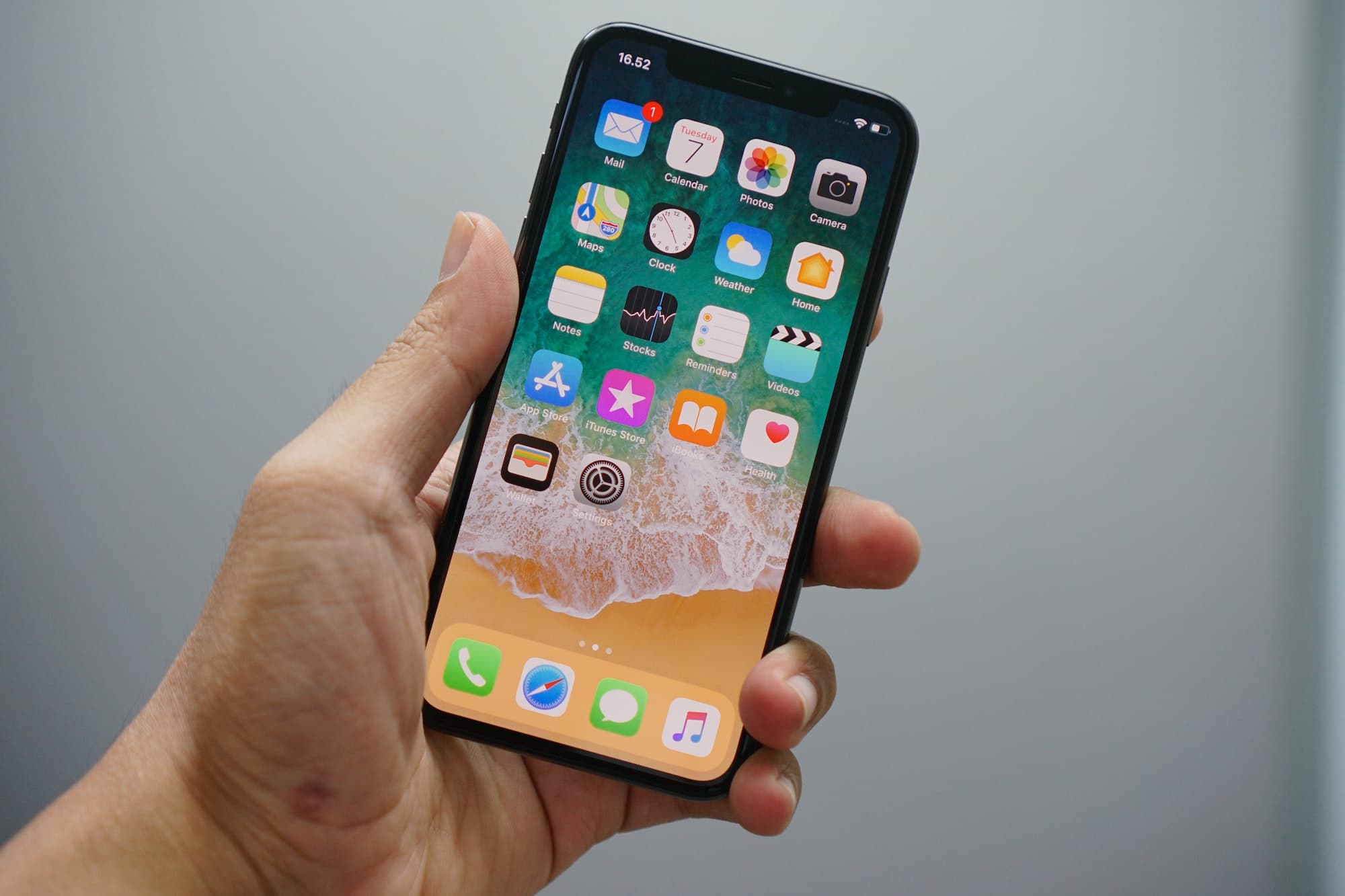 报告称 iOS 17 允许在 iPhone 上侧载应用程序